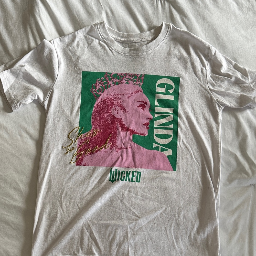 White Wicked Glinda Graphic T-Shirt